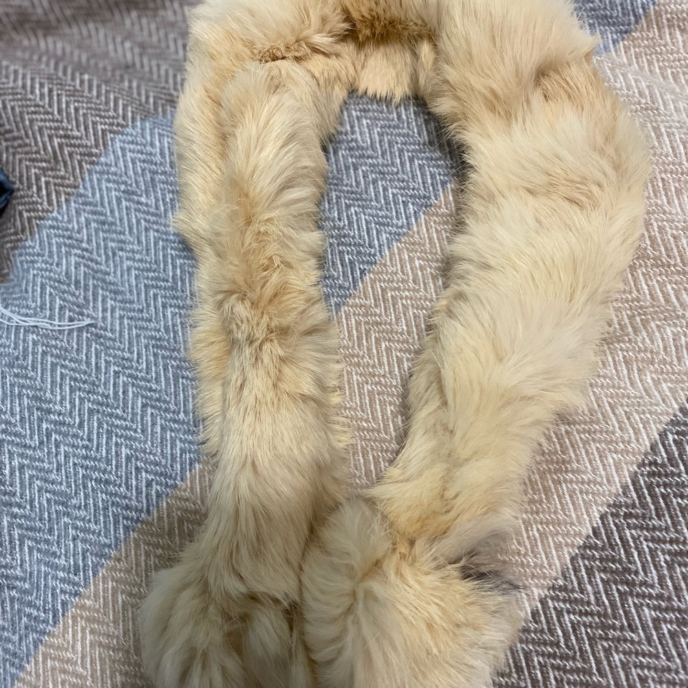 Scarf - fur. - Picture 2 of 4